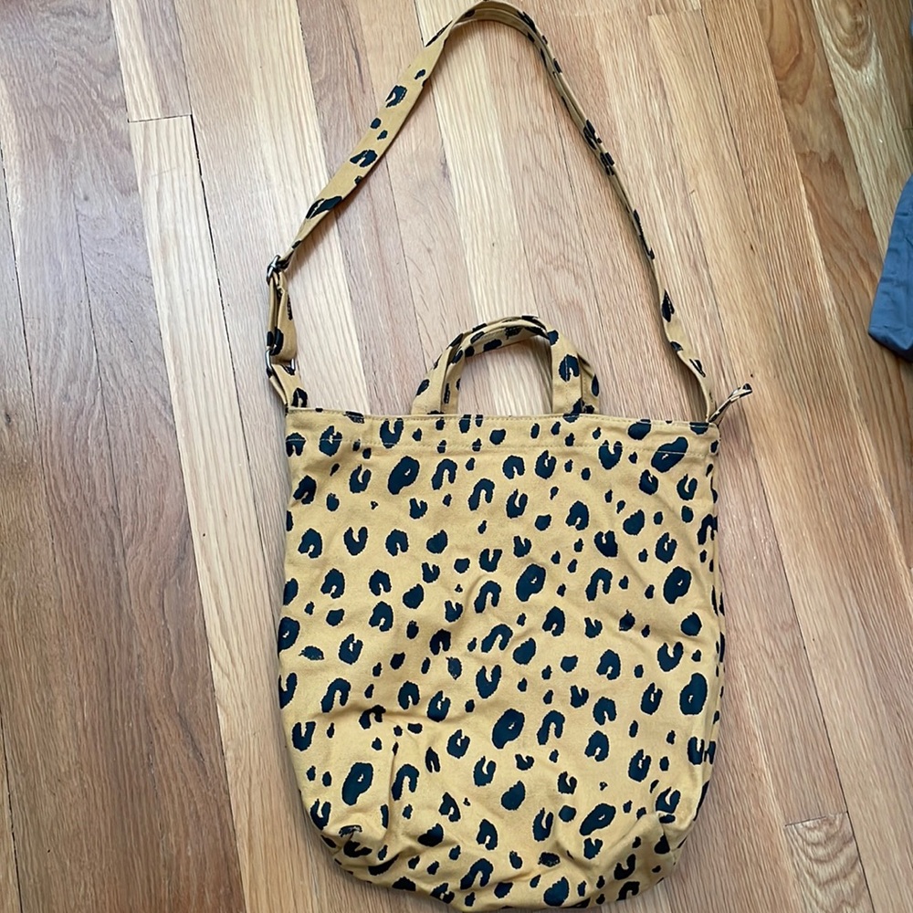 Baggu leopard print canvas tote with shoulder strap